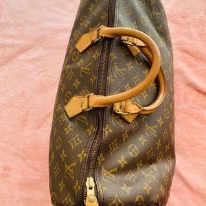 ❤️authentic LV speedy 40❤️